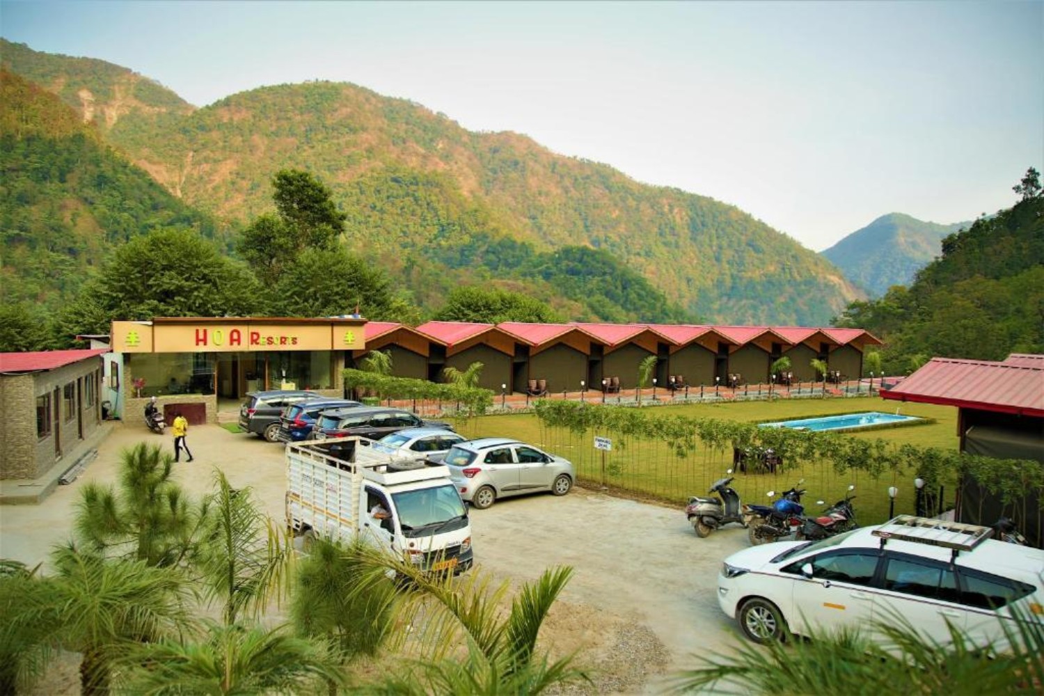 HOA RESORTS